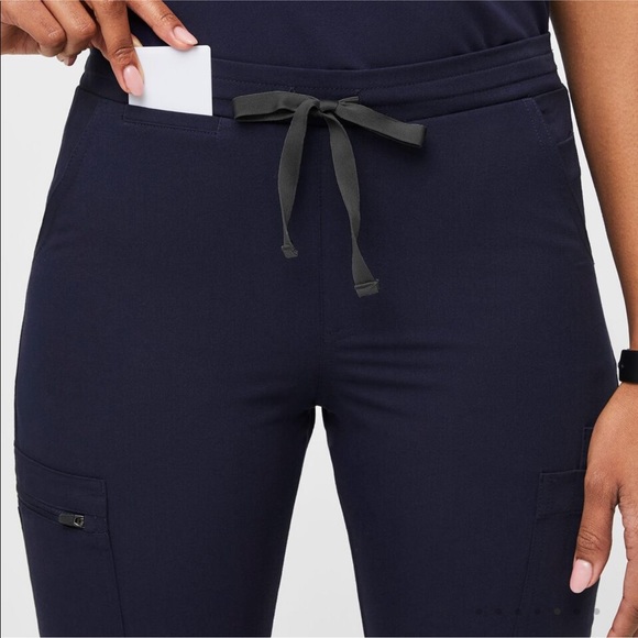 2 pairs of Figs Yola Skinny Scrub Pants in Navy size XSP - Picture 4 of 8
